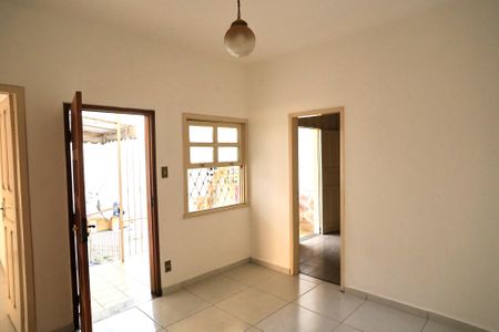 Sala de casa para alugar com 2 quartos, 150m² em São Cristóvão, Belo Horizonte