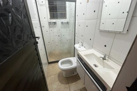 Banheiro de casa para alugar com 2 quartos, 4m² em Jardim Vinte E Cinco de Agosto, Duque de Caxias