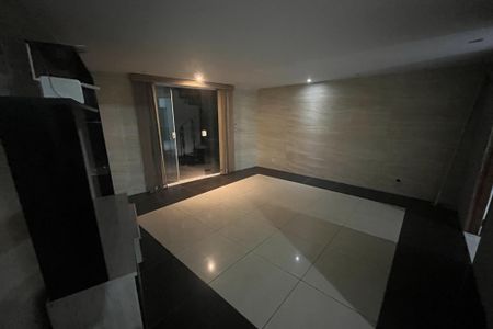 Sala de casa para alugar com 2 quartos, 4m² em Jardim Vinte E Cinco de Agosto, Duque de Caxias