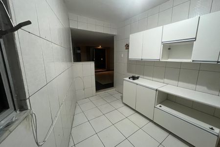 Cozinha de casa para alugar com 2 quartos, 4m² em Jardim Vinte E Cinco de Agosto, Duque de Caxias