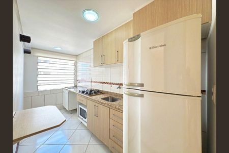 Cozinha de apartamento para alugar com 2 quartos, 59m² em Sarandi, Porto Alegre