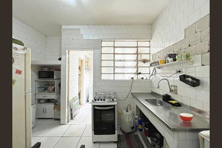 Cozinha de apartamento para alugar com 2 quartos, 49m² em Menino Deus, Porto Alegre