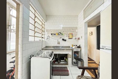 Cozinha de apartamento para alugar com 2 quartos, 49m² em Menino Deus, Porto Alegre