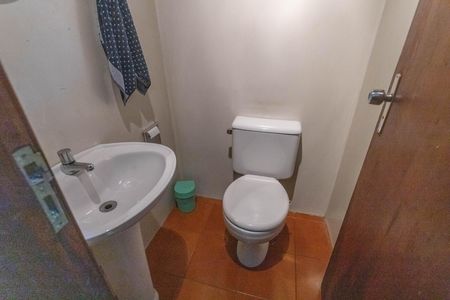 Casa à venda com 160m², 3 quartos e 2 vagas Casa à venda com 160m², 3 quartos e 2 vagasBanheiro do escritório