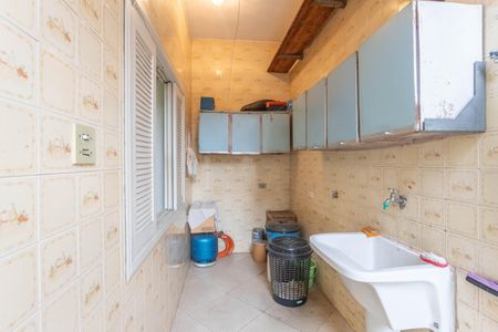 Casa à venda com 160m², 3 quartos e 2 vagas Casa à venda com 160m², 3 quartos e 2 vagasÁrea de serviço