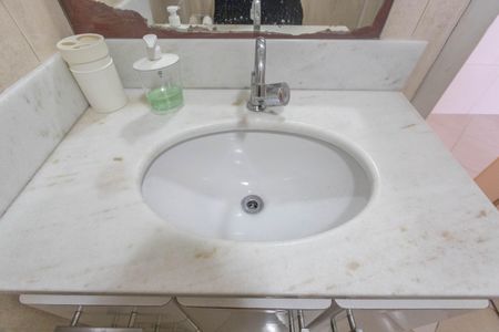 Casa à venda com 160m², 3 quartos e 2 vagas Casa à venda com 160m², 3 quartos e 2 vagasBanheiro social