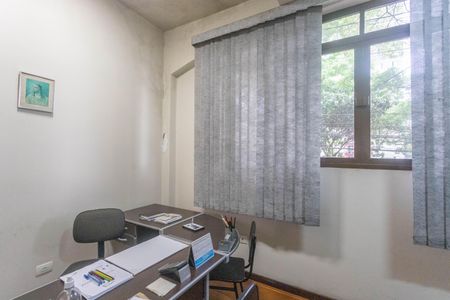 Casa à venda com 160m², 3 quartos e 2 vagas Casa à venda com 160m², 3 quartos e 2 vagasEscritório