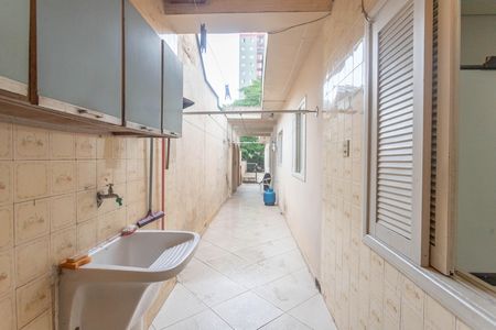 Casa à venda com 160m², 3 quartos e 2 vagas Casa à venda com 160m², 3 quartos e 2 vagasÁrea de serviço