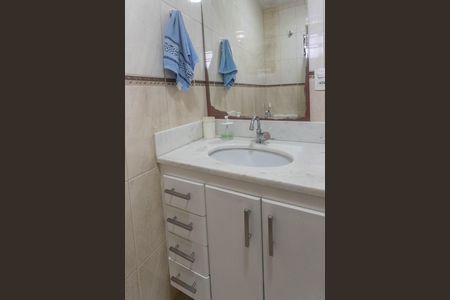 Casa à venda com 160m², 3 quartos e 2 vagas Casa à venda com 160m², 3 quartos e 2 vagasBanheiro social