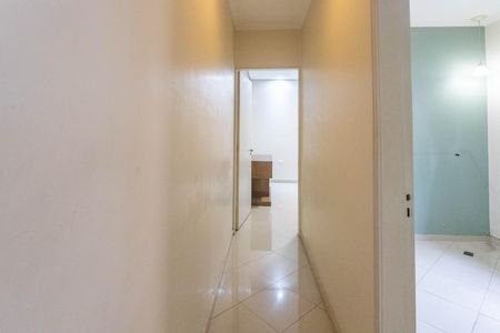 Casa à venda com 160m², 3 quartos e 2 vagas Casa à venda com 160m², 3 quartos e 2 vagasCorredor