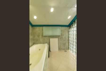 Casa para alugar com 700m², 6 quartos e 4 vagas Casa para alugar com 700m², 6 quartos e 4 vagasBanheiro da Suíte 3