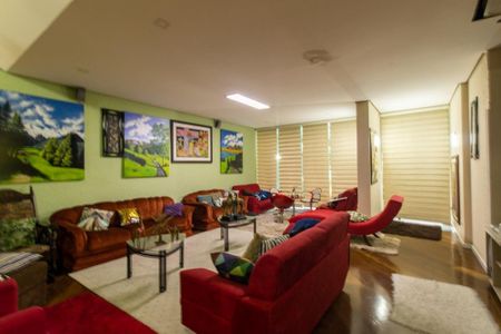 Casa para alugar com 700m², 6 quartos e 4 vagas Casa para alugar com 700m², 6 quartos e 4 vagasSala 1