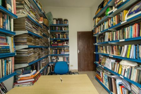 Casa para alugar com 700m², 6 quartos e 4 vagas Casa para alugar com 700m², 6 quartos e 4 vagasBiblioteca