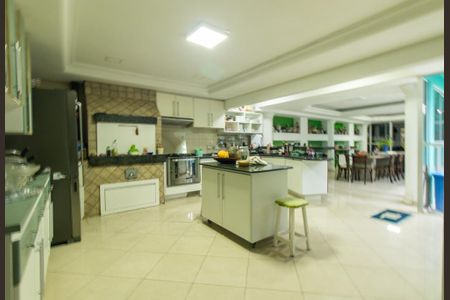 Casa para alugar com 700m², 6 quartos e 4 vagas Casa para alugar com 700m², 6 quartos e 4 vagasCozinha