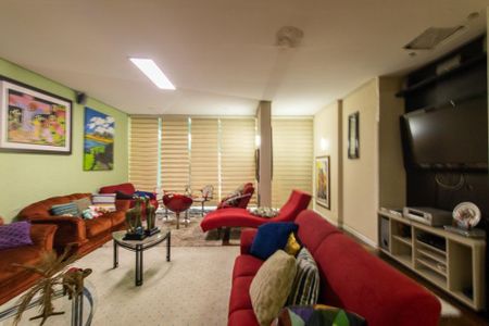Casa para alugar com 700m², 6 quartos e 4 vagas Casa para alugar com 700m², 6 quartos e 4 vagasSala 1