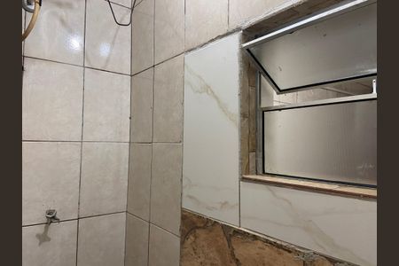 Banheiro de casa para alugar com 1 quarto, 55m² em Jardim Munhoz Junior, Osasco