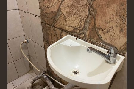 Banheiro de casa para alugar com 1 quarto, 55m² em Jardim Munhoz Junior, Osasco