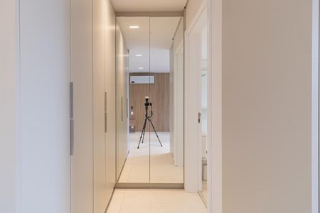 Apartamento para alugar com 78m², 1 quarto e 1 vaga Apartamento para alugar com 78m², 1 quarto e 1 vagaCloset da Suíte