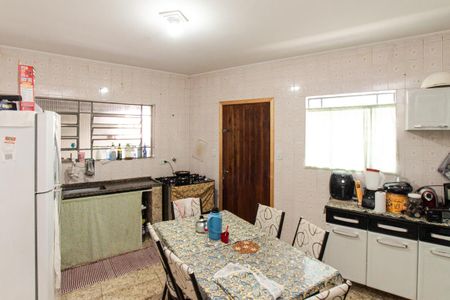 Casa à venda com 118m², 3 quartos e 3 vagas Casa à venda com 118m², 3 quartos e 3 vagasCozinha