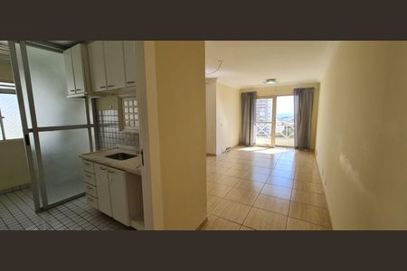Sala de apartamento para alugar com 3 quartos, 77m² em Mansões Santo Antônio, Campinas