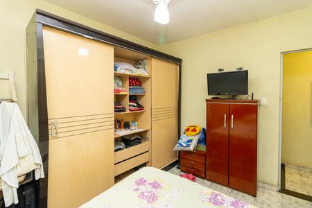 Casa à venda com 6m², 3 quartos e 2 vagasQuarto 1