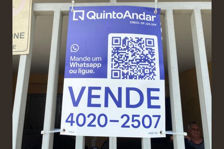 Casa à venda com 6m², 3 quartos e 2 vagasPlaquinha