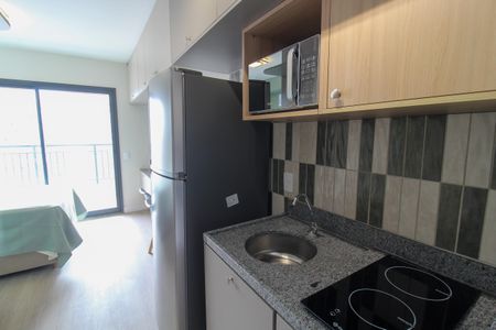 Cozinha de apartamento para alugar com 1 quarto, 25m² em Butantã, São Paulo
