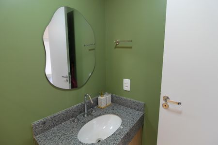 Banheiro de apartamento para alugar com 1 quarto, 25m² em Butantã, São Paulo