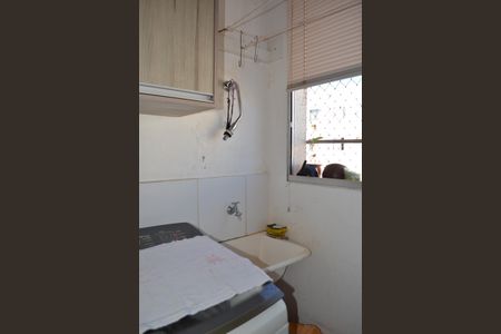 Cozinha e Área de Serviço de apartamento para alugar com 2 quartos, 48m² em Parque Oeste Industrial, Goiânia