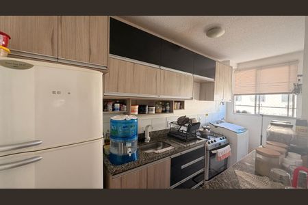 Cozinha e Área de Serviço de apartamento para alugar com 2 quartos, 48m² em Parque Oeste Industrial, Goiânia