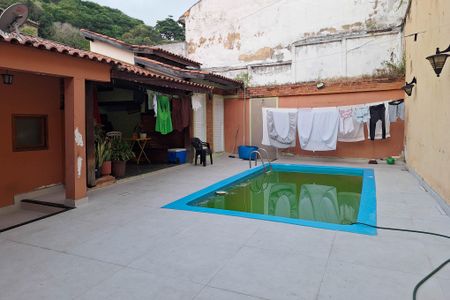 Casa para alugar com 300m², 5 quartos e 2 vagasQuintal