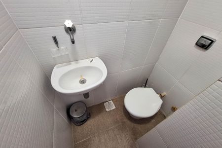 Casa para alugar com 300m², 5 quartos e 2 vagasBanheiro de serviço