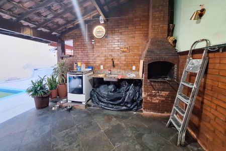 Casa para alugar com 300m², 5 quartos e 2 vagasQuintal