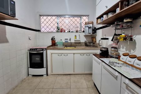 Casa para alugar com 300m², 5 quartos e 2 vagasCozinha