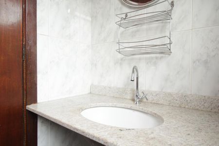 Casa à venda com 190m², 3 quartos e 2 vagasBanheiro
