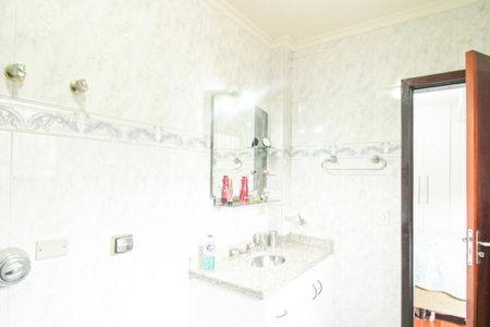 Casa à venda com 190m², 3 quartos e 2 vagasBanheiro da Suíte