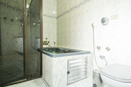 Casa à venda com 190m², 3 quartos e 2 vagasBanheiro da Suíte