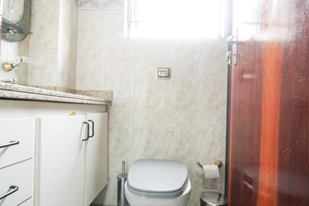Casa à venda com 190m², 3 quartos e 2 vagasBanheiro