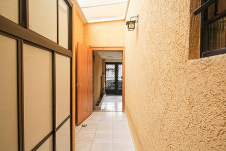 Casa à venda com 190m², 3 quartos e 2 vagasCorredor