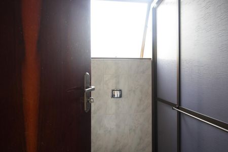 Casa à venda com 190m², 3 quartos e 2 vagasBanheiro