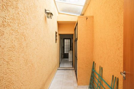 Casa à venda com 190m², 3 quartos e 2 vagasCorredor
