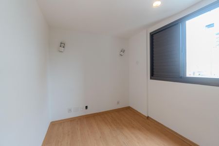Apartamento à venda com 80m², 3 quartos e 2 vagasQuarto 2