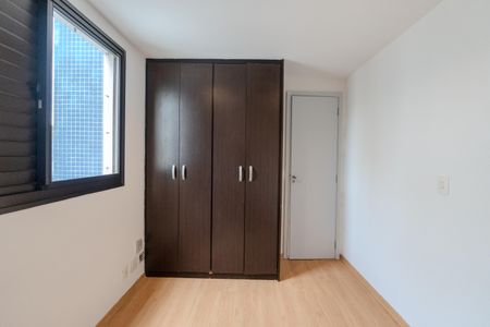 Apartamento à venda com 80m², 3 quartos e 2 vagasQuarto 2