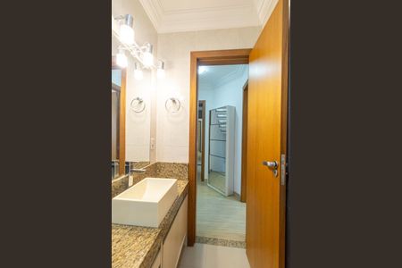 Casa de condomínio para alugar com 140m², 3 quartos e 2 vagasBanheiro Social