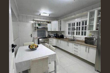 Casa à venda com 3 quartos, 136m² em Campo Grande, São Paulo