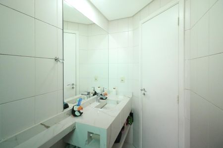 Apartamento à venda com 62m², 2 quartos e 1 vagaBanheiro Social