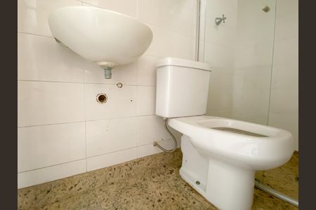 Apartamento à venda com 97m², 3 quartos e 2 vagas Apartamento à venda com 97m², 3 quartos e 2 vagasBanheiro de serviço