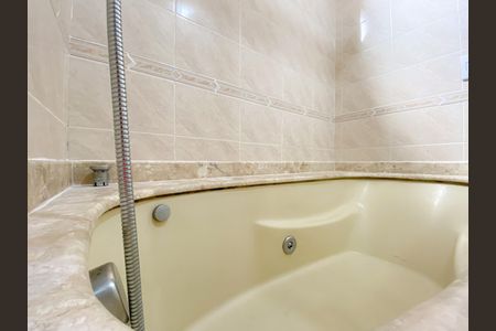 Apartamento à venda com 97m², 3 quartos e 2 vagas Apartamento à venda com 97m², 3 quartos e 2 vagasSuíte