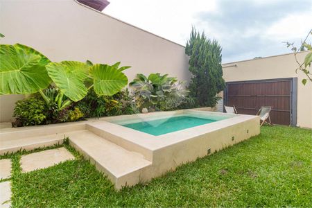 Casa à venda com 269m², 3 quartos e sem vaga