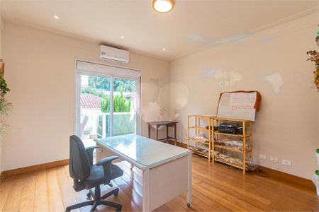 Casa à venda com 269m², 3 quartos e sem vaga